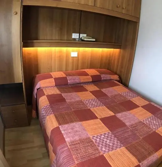 Standard Yhden Hengen Huone, La Bussola
