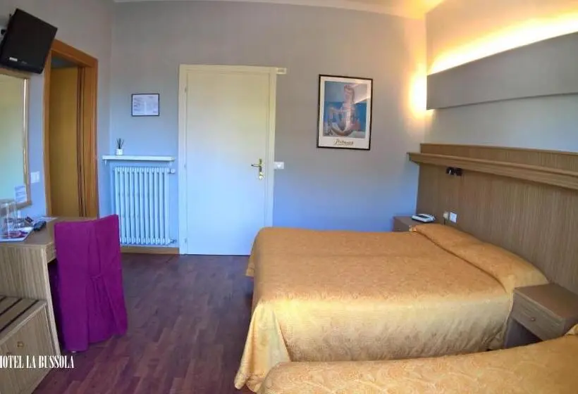 Comfort Kolmen Hengen Huone, La Bussola