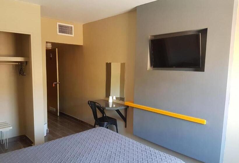 غرفة ديلوكس, Olivia