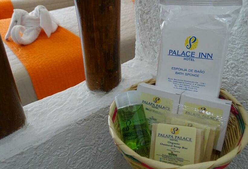 اتاق خانوادگی, Palapa Palace