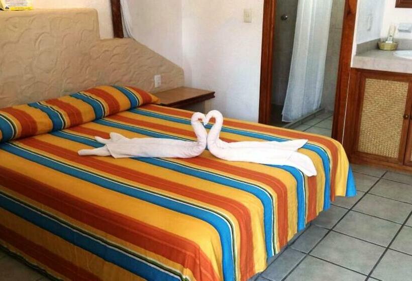 اتاق خانوادگی, Palapa Palace