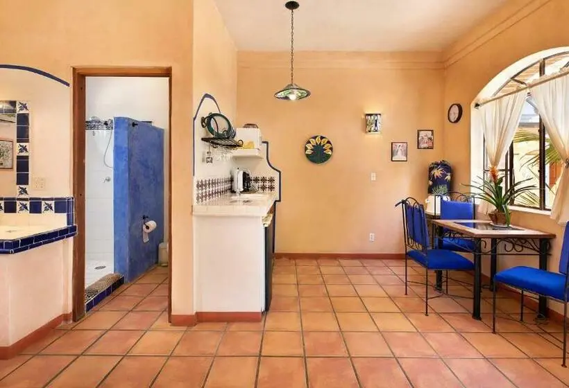 スタンダードスタジオ, Posada Del Molino