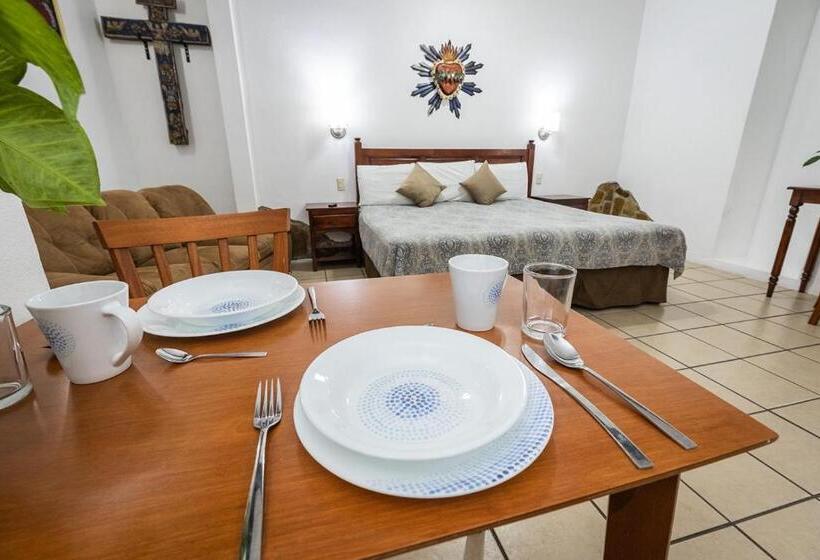 스탠다드 스튜디오, Las Mariposas Hotel & Studios