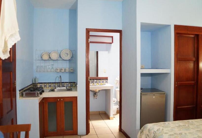 استودیوی استاندارد, Las Mariposas Hotel & Studios