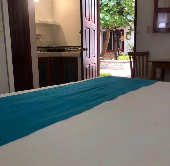 스탠다드 스튜디오, Las Mariposas Hotel & Studios