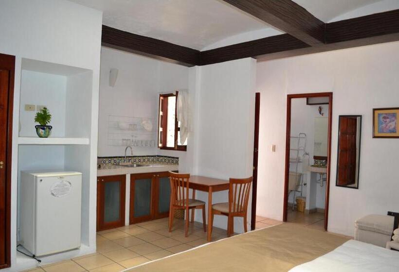 스탠다드 스튜디오, Las Mariposas Hotel & Studios