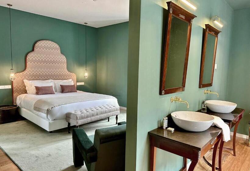 سوییت, Solar Dos Cantos Botanic House & Garden