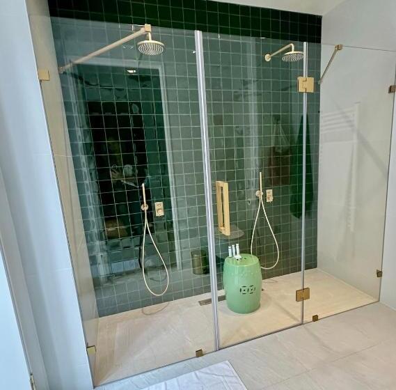 سوییت, Solar Dos Cantos Botanic House & Garden