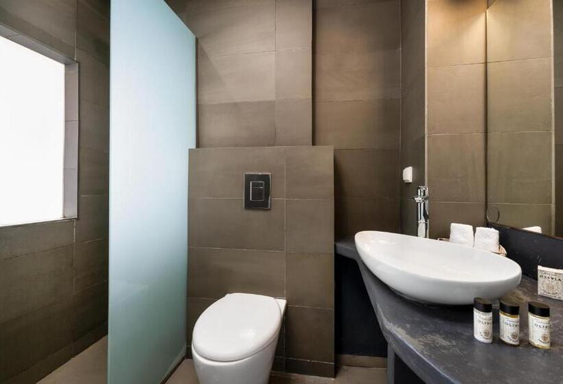 سوئیت اجرایی با چشم‌انداز دریا, Lava Stone