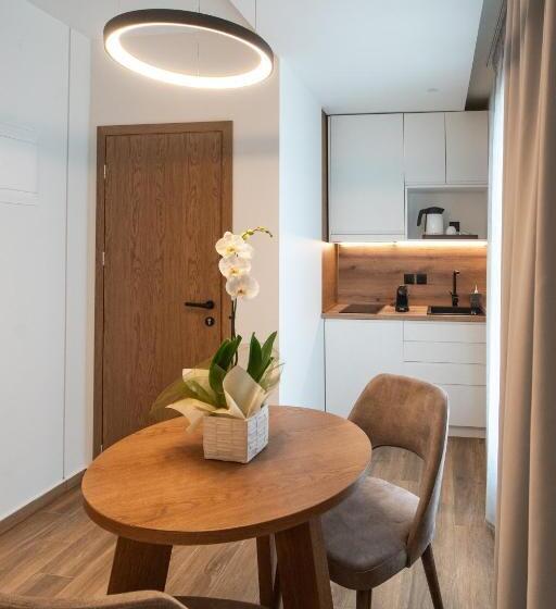 Номер Стандарт с Балконом, Volos Inn