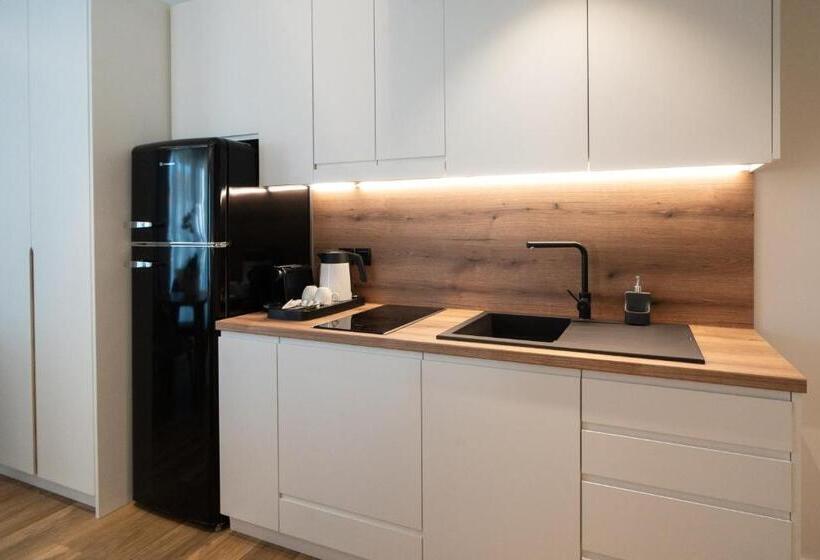 豪华房间, Volos Inn