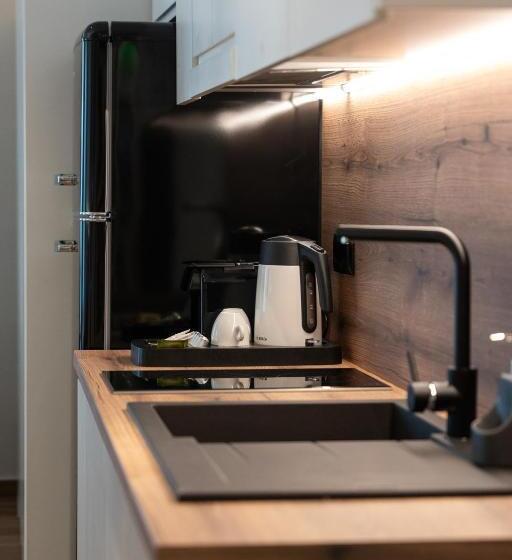 豪华房间, Volos Inn