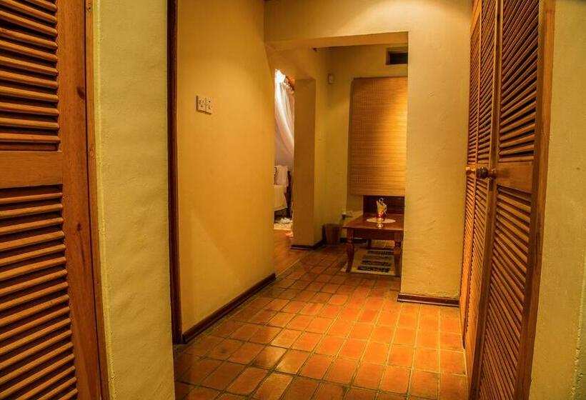 بنگله خانوادگی, Fort Motel