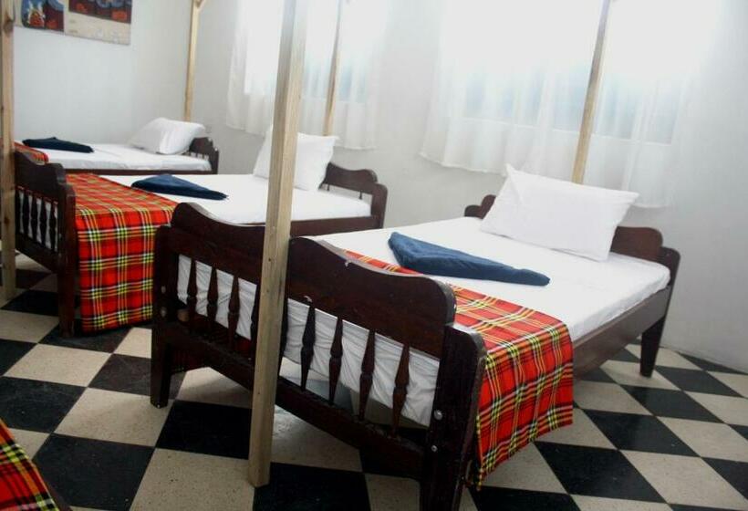 מיטה בחדר משותף, Kimte Beach Lodge