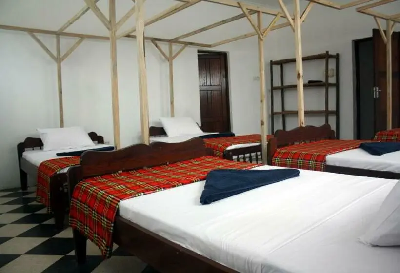 ルームシェアのワンベッド, Kimte Beach Lodge