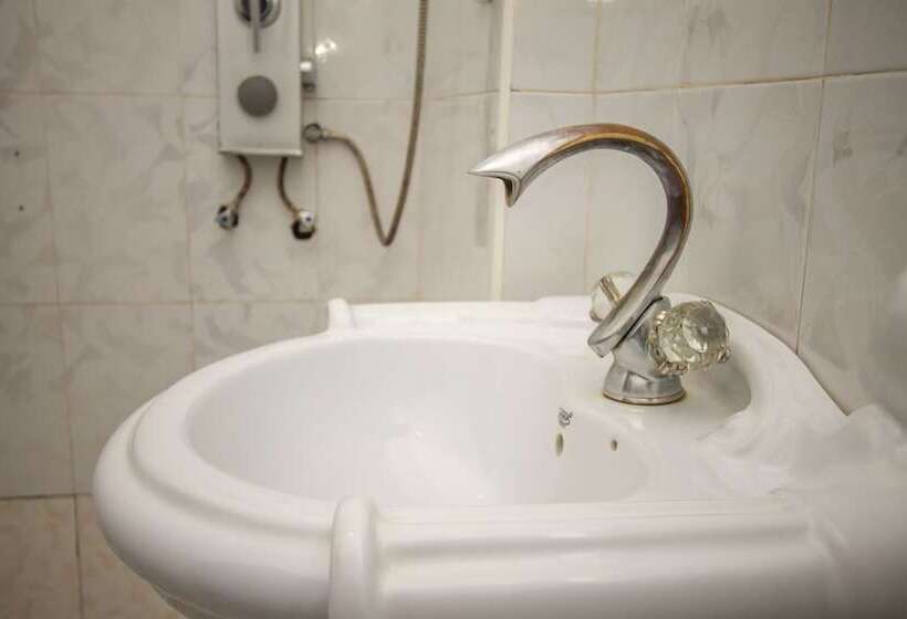 اتاق لوکس, Ministers Village