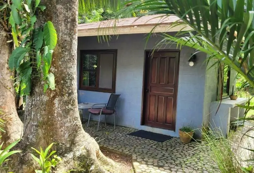 بانگلوی استاندارد, Casa Cangrejal B&b