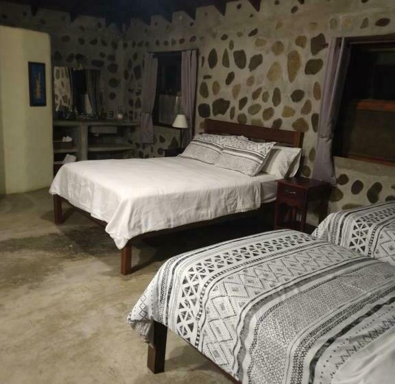 اتاق استاندارد چهار تخته, Casa Cangrejal B&b