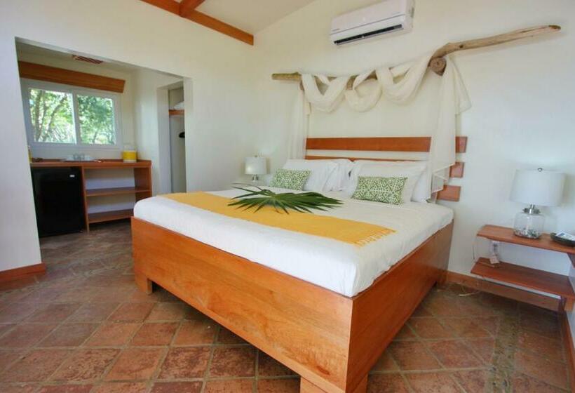 بانگلوی استاندارد, Coral Beach Village Resort