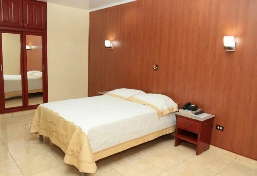 Camera Standard Letto Matrimoniale, Alcala