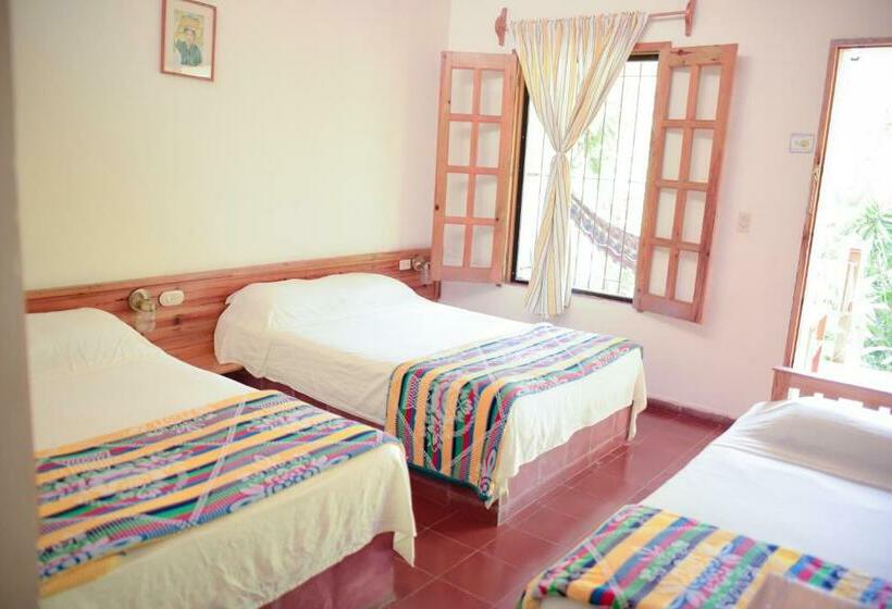 اتاق خانوادگی, And Restaurant Guancascos