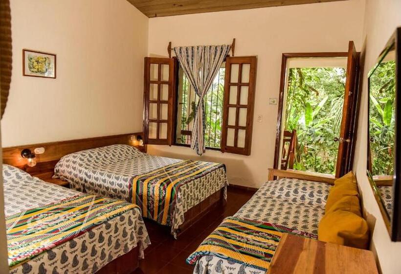 اتاق خانوادگی, And Restaurant Guancascos