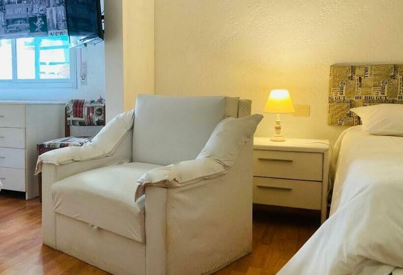 标准三人间, Blu Inn