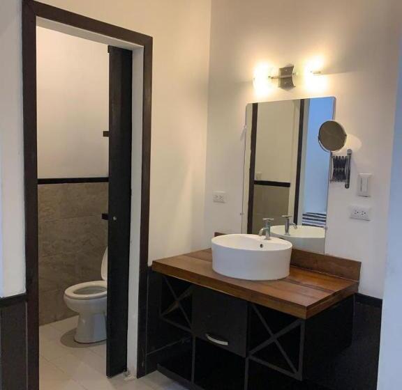 Habitación Estándar Individual, Celebertti
