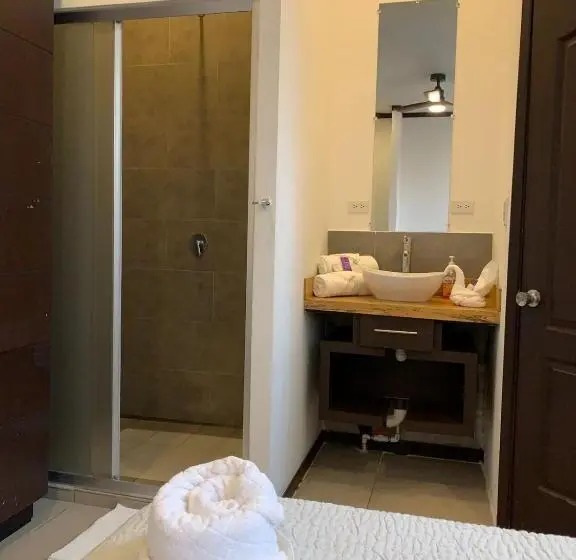 اتاق استاندارد یک نفره, Celebertti