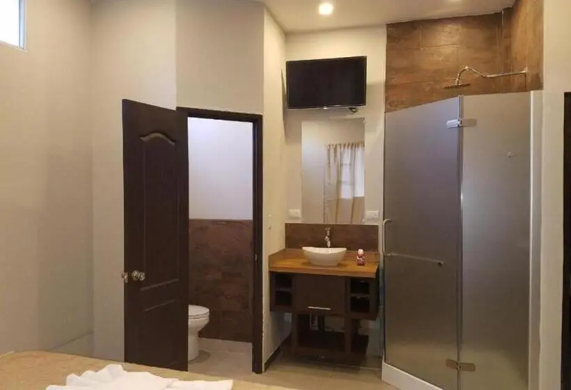 اتاق لوکس با تخت بزرگ, Celebertti