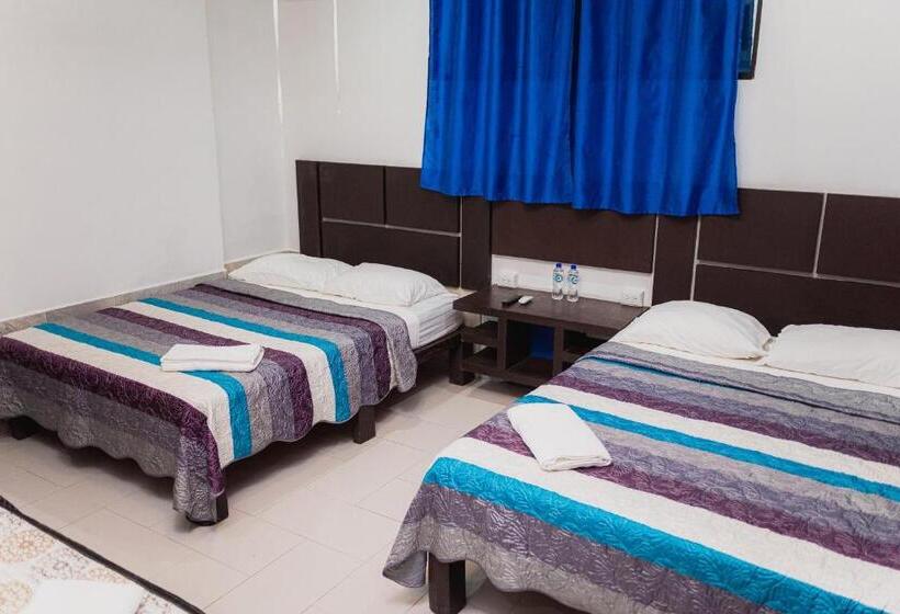 اتاق استاندارد سه نفره, Celebertti