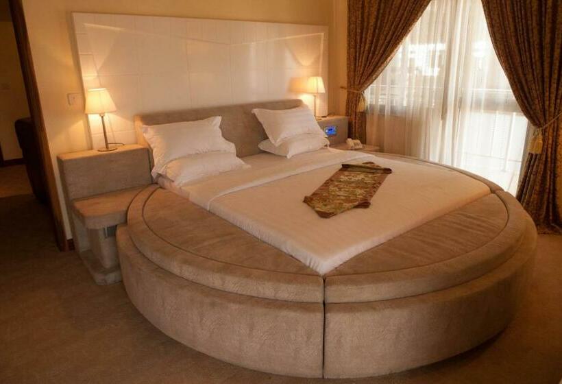 חדר אקזקיוטיב, Gold Crest