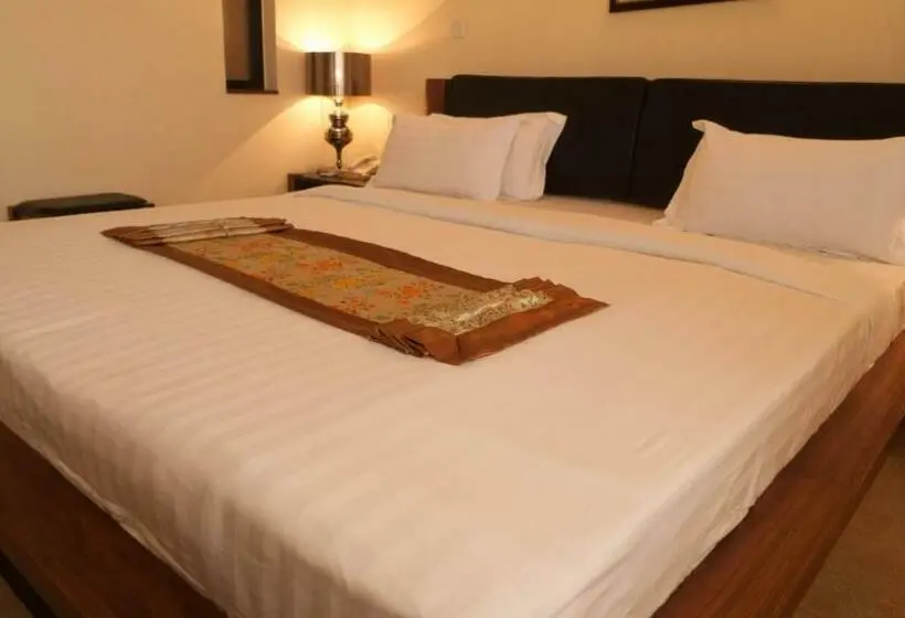 Deluxe-huone, Gold Crest
