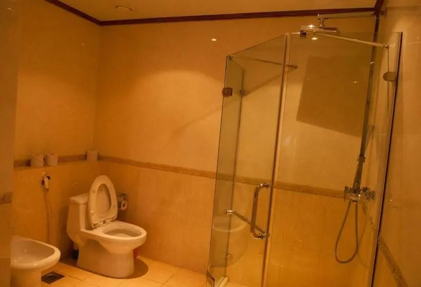 Deluxe-huone, Gold Crest