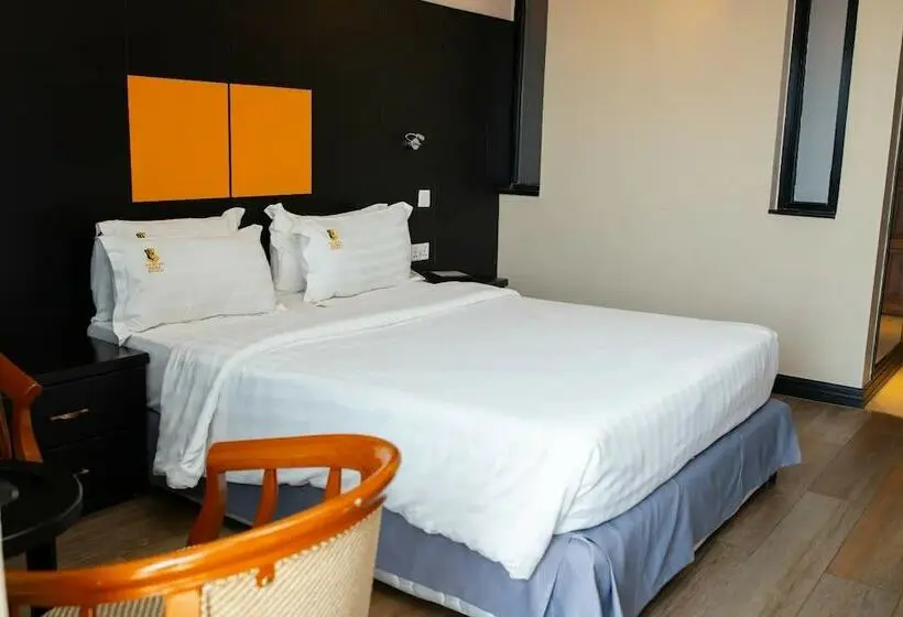 Deluxe-huone, Gold Crest
