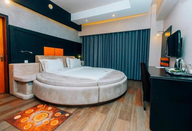 חדר אקזקיוטיב, Gold Crest