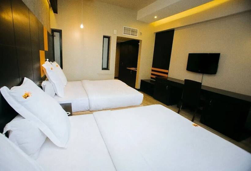 חדר משפחתי, Gold Crest