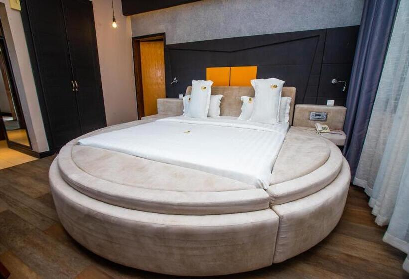 סוויטה אקזקיוטיב, Gold Crest