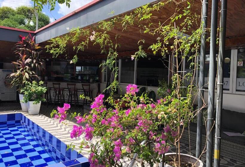 اتاق خانوادگی, Holland Lodge Paramaribo