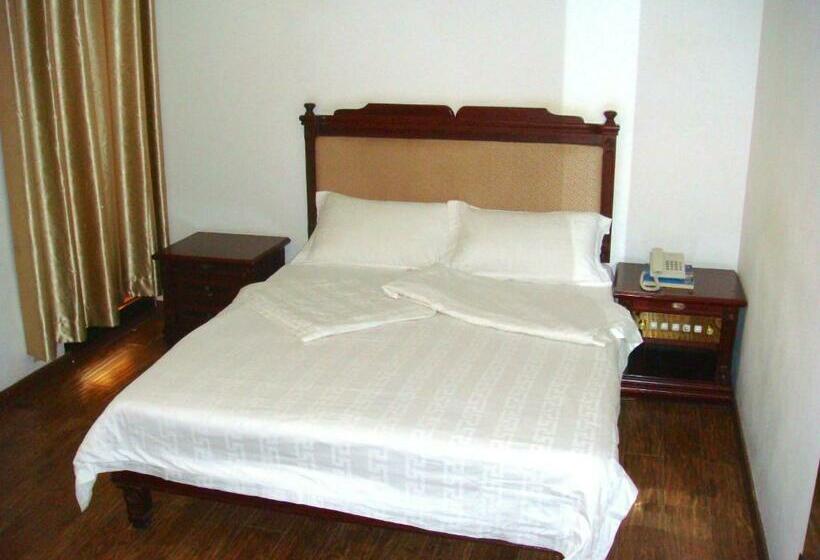 اتاق استاندارد, Jess