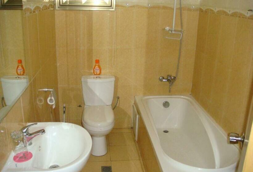 اتاق استاندارد, Jess