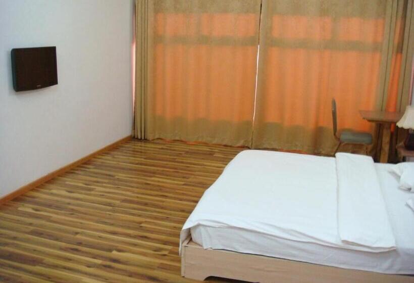 اتاق استاندارد با تخت بزرگ, Jess