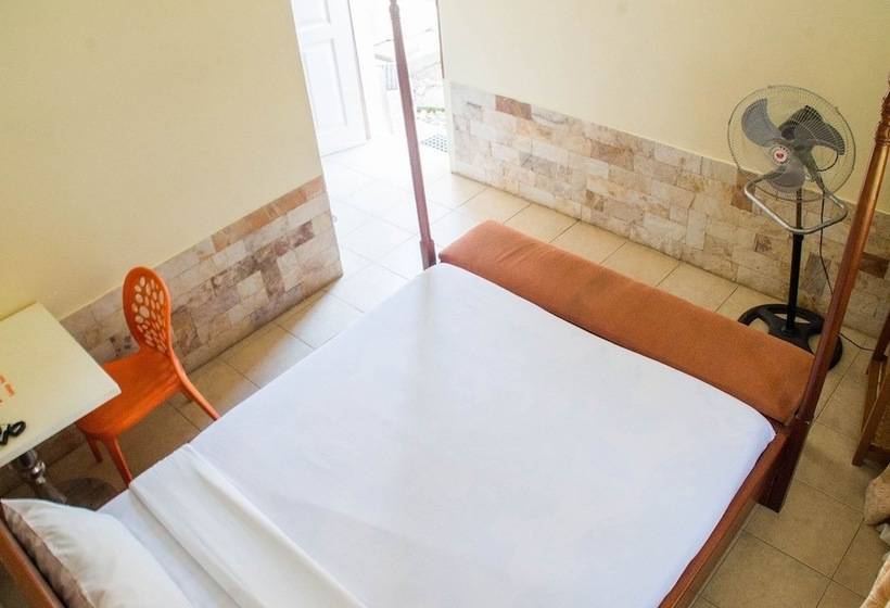 اتاق لوکس, Kabalega Resort   Masindi