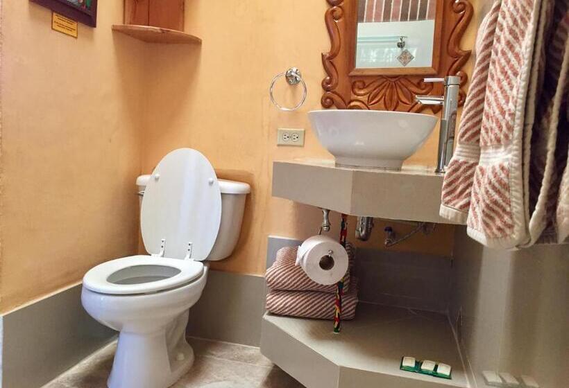 اتاق خانوادگی, La Casa Del Mundo