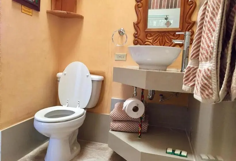 اتاق خانوادگی, La Casa Del Mundo