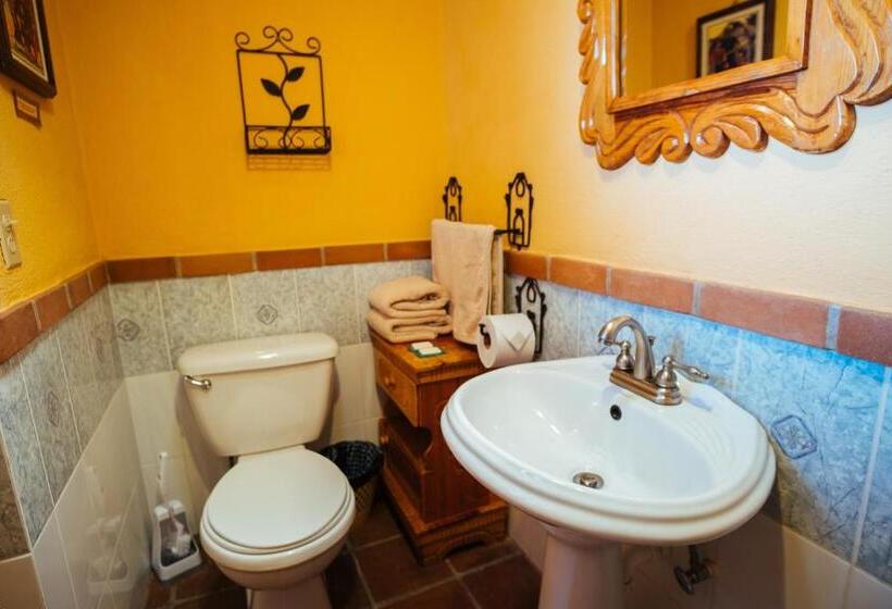 اتاق استاندارد سه نفره, La Casa Del Mundo