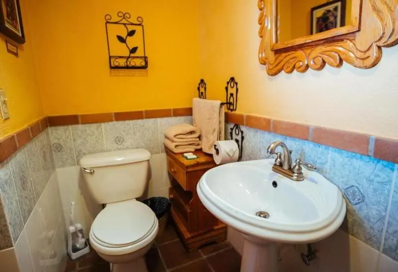 اتاق استاندارد سه نفره, La Casa Del Mundo