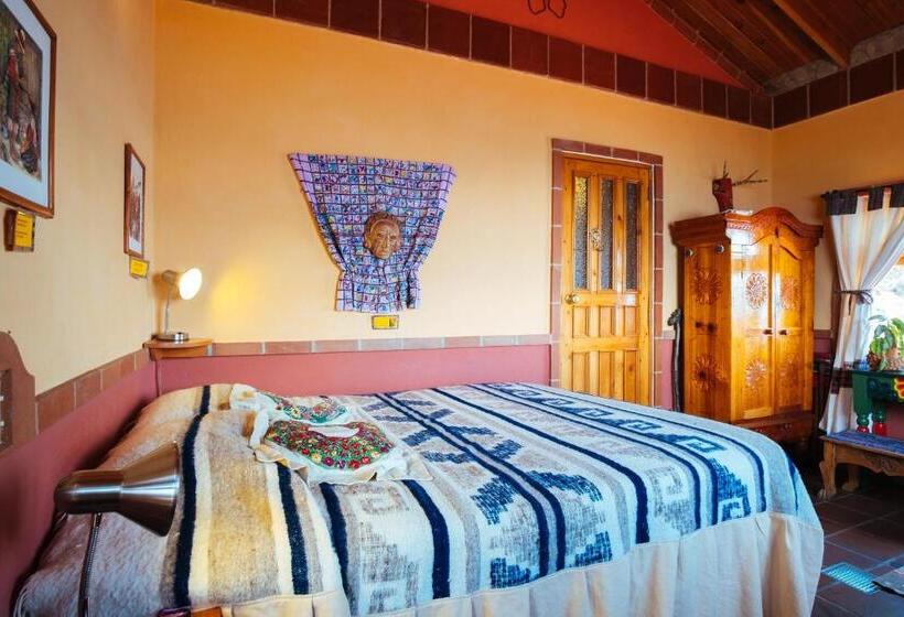 اتاق استاندارد سه نفره, La Casa Del Mundo