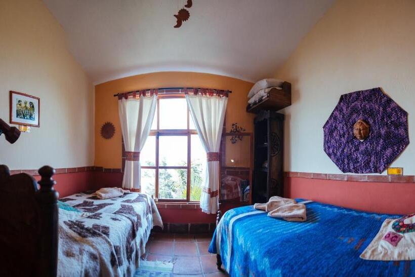 اتاق استاندارد با سرویس بهداشتی مشترک, La Casa Del Mundo