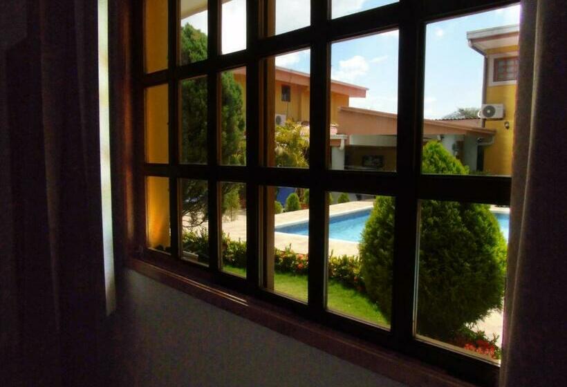 اتاق استاندارد, Los Pinos